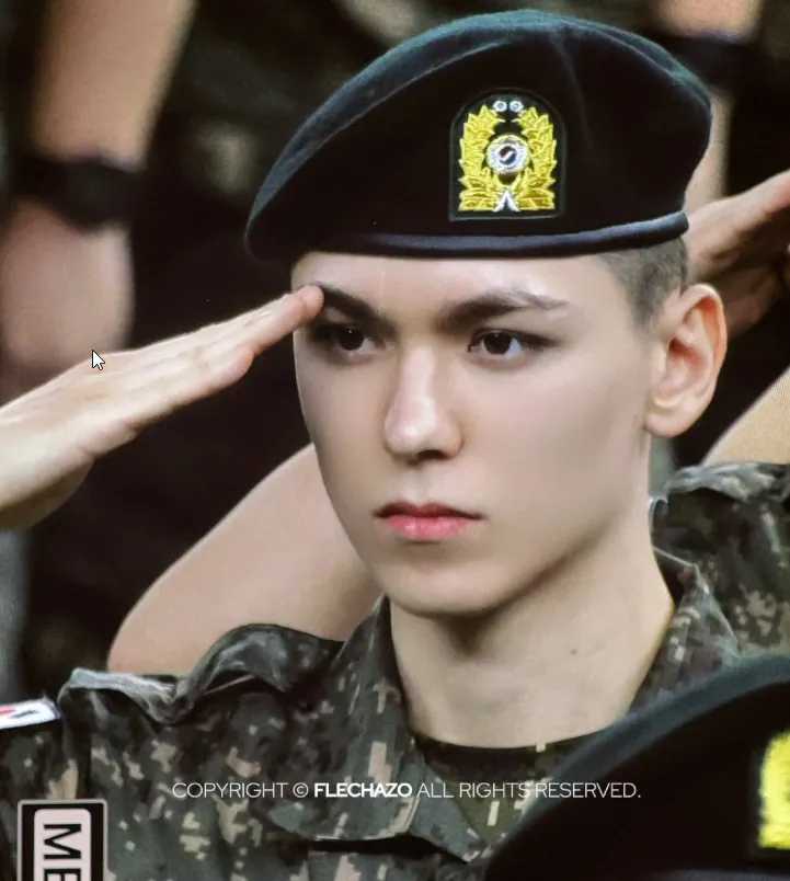 육군 훈련소 수료식 세븐틴 버논