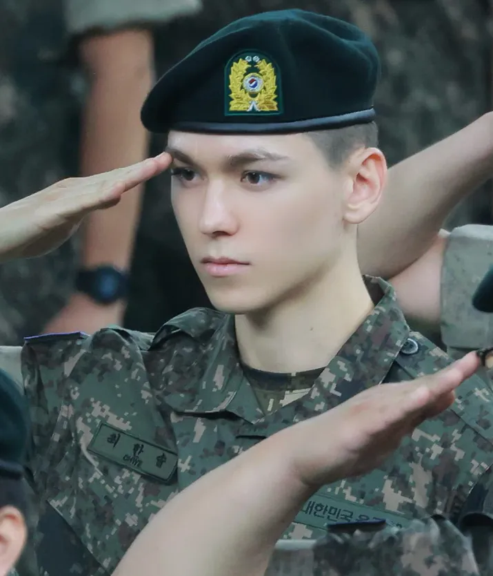 육군 훈련소 수료식 세븐틴 버논