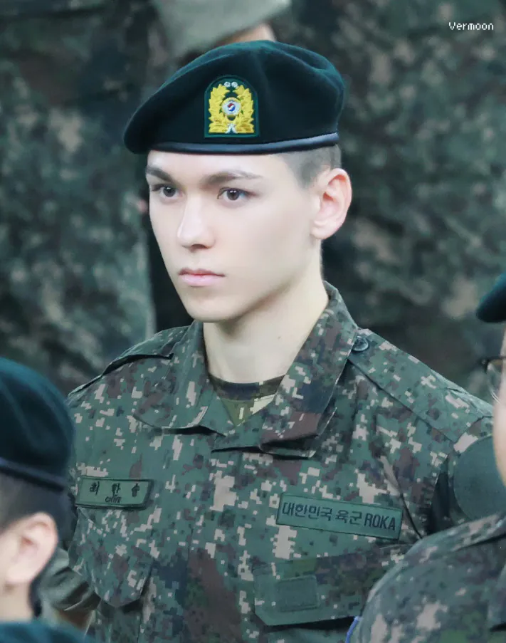 육군 훈련소 수료식 세븐틴 버논