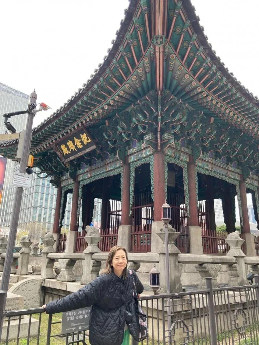 34년 전 한국에서 사진을 찍은 일본 여성