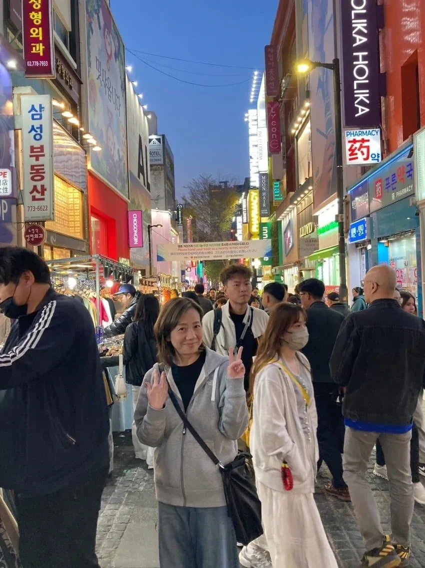 34년 전 한국에서 사진을 찍은 일본 여성