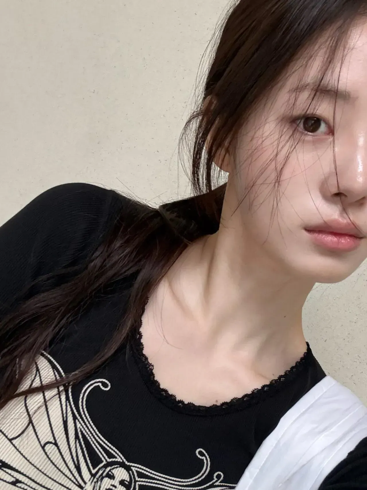  최근 중단발로 커트한 배우 신시아
