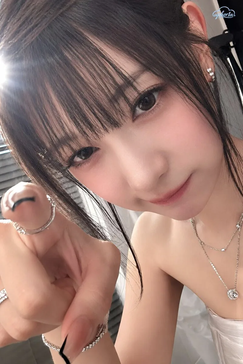 쉽게 보기 힘든 배우 김지원의 셀카